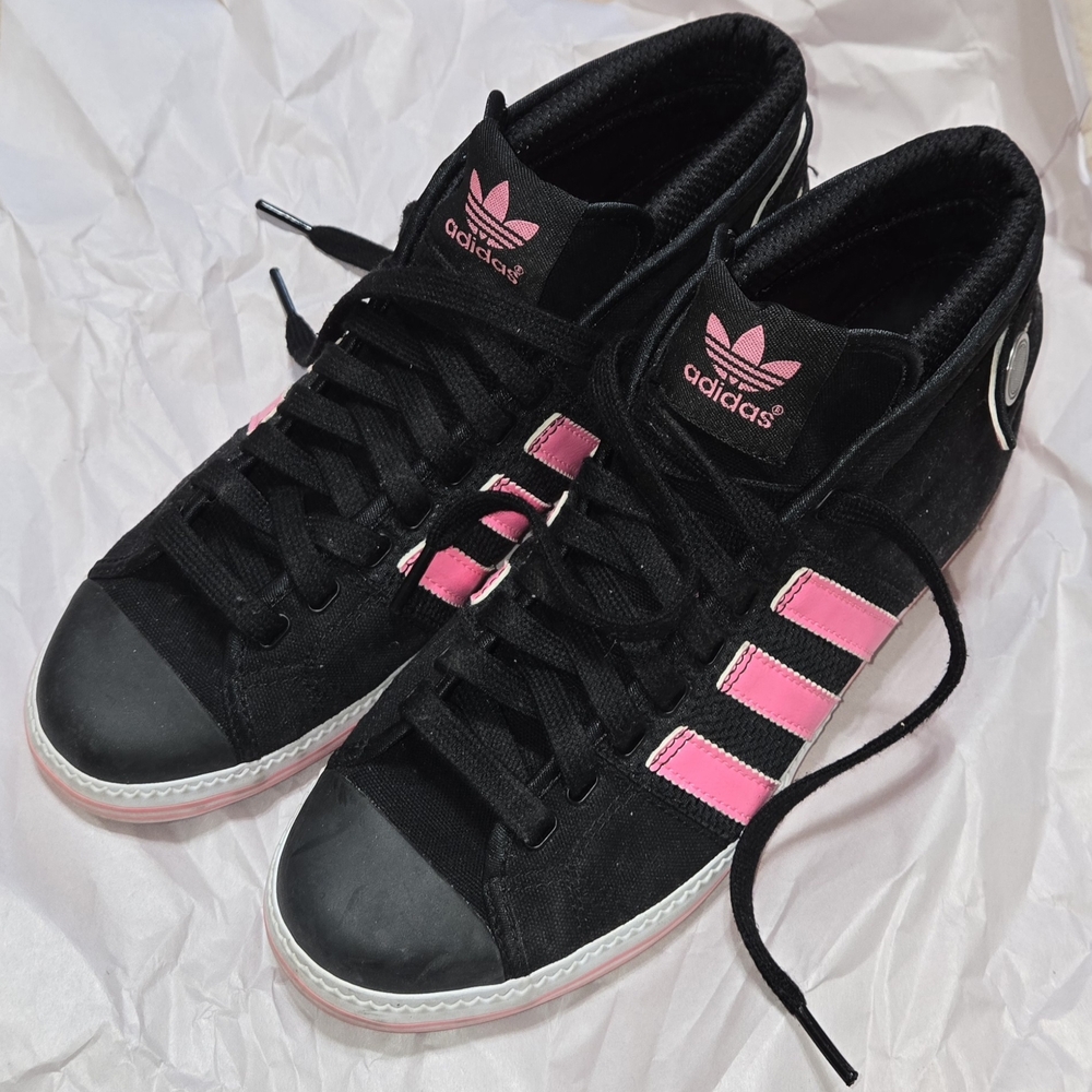 Adidas Women's Black and Pink Sneakers